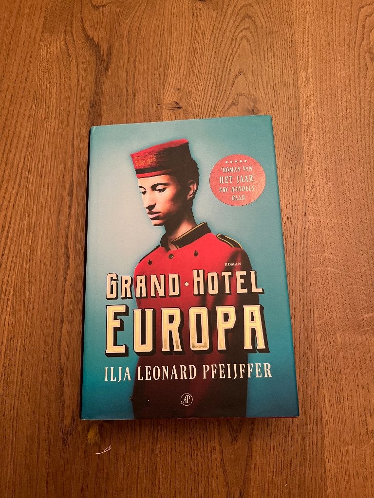 Boek Grand hotel Europa, Boeken, Literatuur, Ophalen of Verzenden, Zo goed als nieuw, Nederland
