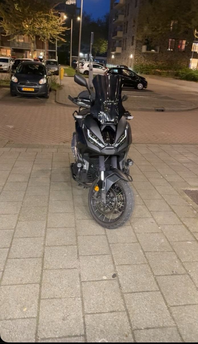 Honda X-ADV 750 2024 (aankoopbon +Akrapovic bij), 750 cc, Gebruikt, Particulier, Meer dan 35 kW