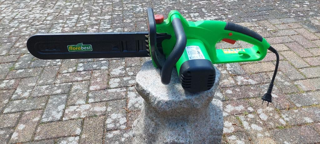 Motorboomzaag 1x / electrisch 1x, Tuin en Terras, Ophalen, Gebruikt