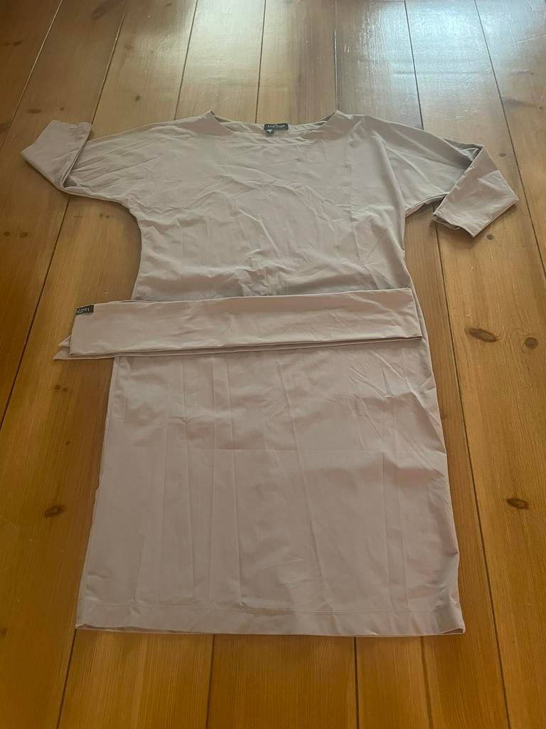 Mooie beige travelstof jurk LaDress, L, Kleding | Dames, Jurken, Beige, Maat 42/44 (L), Ophalen of Verzenden, Zo goed als nieuw