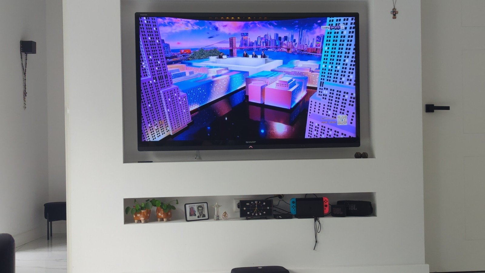 Sharp Aquos LCD TV - 60 Inch, HD Ready (720p), Ophalen of Verzenden, 100 cm of meer, Sharp