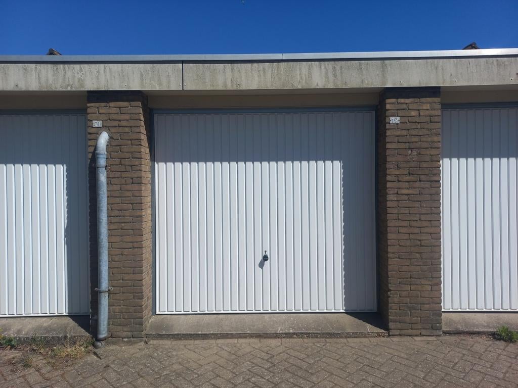 TE HUUR GARAGEBOX ROTTERDAM - ZUID.