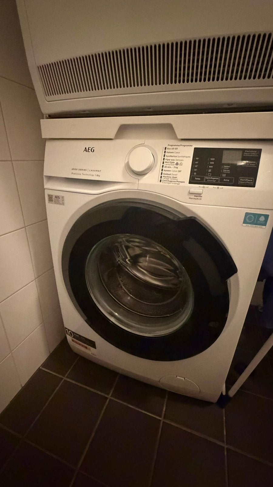 Wasmachine AEG zowat nieuw, Witgoed en Apparatuur, Wasmachines, Ophalen, Zo goed als nieuw, 1200 tot 1600 toeren, Minder dan 85 cm