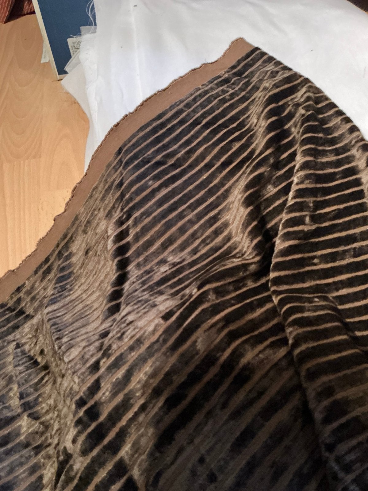 Meubelstof donkerbruin rib katoen lap is 3meter bij 1meter40, Hobby en Vrije tijd, Stoffen en Lappen, Bruin, 120 cm of meer, Ophalen of Verzenden