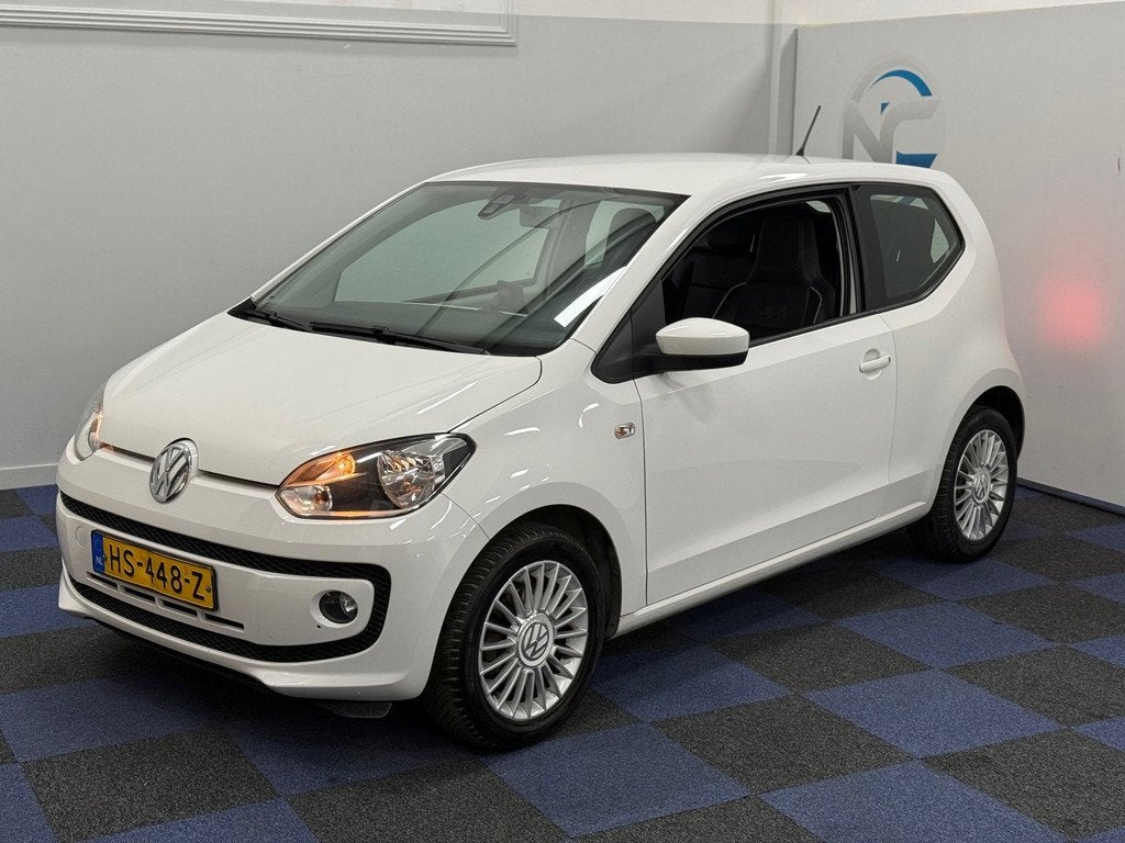 Volkswagen Up! 1.0 high up / NAVI-MULTIEMEDIA / STOELVERWARM, Voorwielaandrijving, Euro 5, Gebruikt, Wit