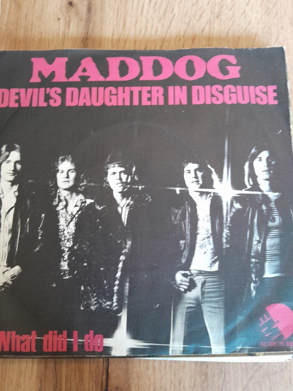 Maddog 7 inch devi,s daughter in disguise, Ophalen of Verzenden, Zo goed als nieuw