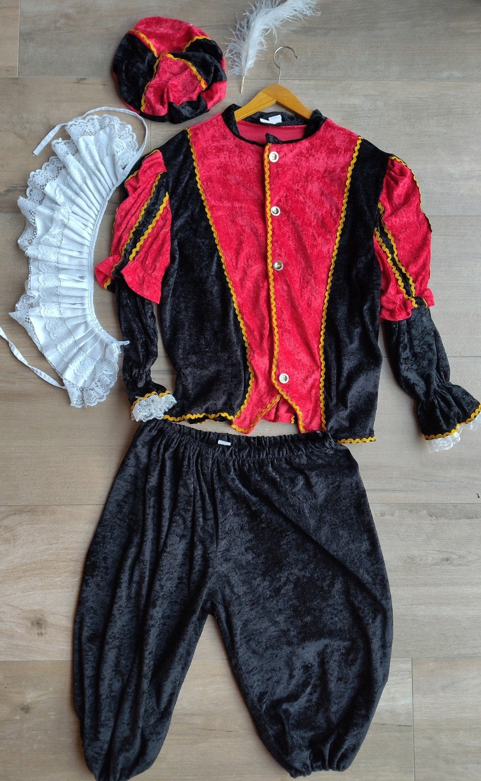 Pietenpak Maat 52 - Compleet met baret en kraag, Maat 52/54 (L), Kerstmis of Sinterklaas, Ophalen of Verzenden, Zo goed als nieuw