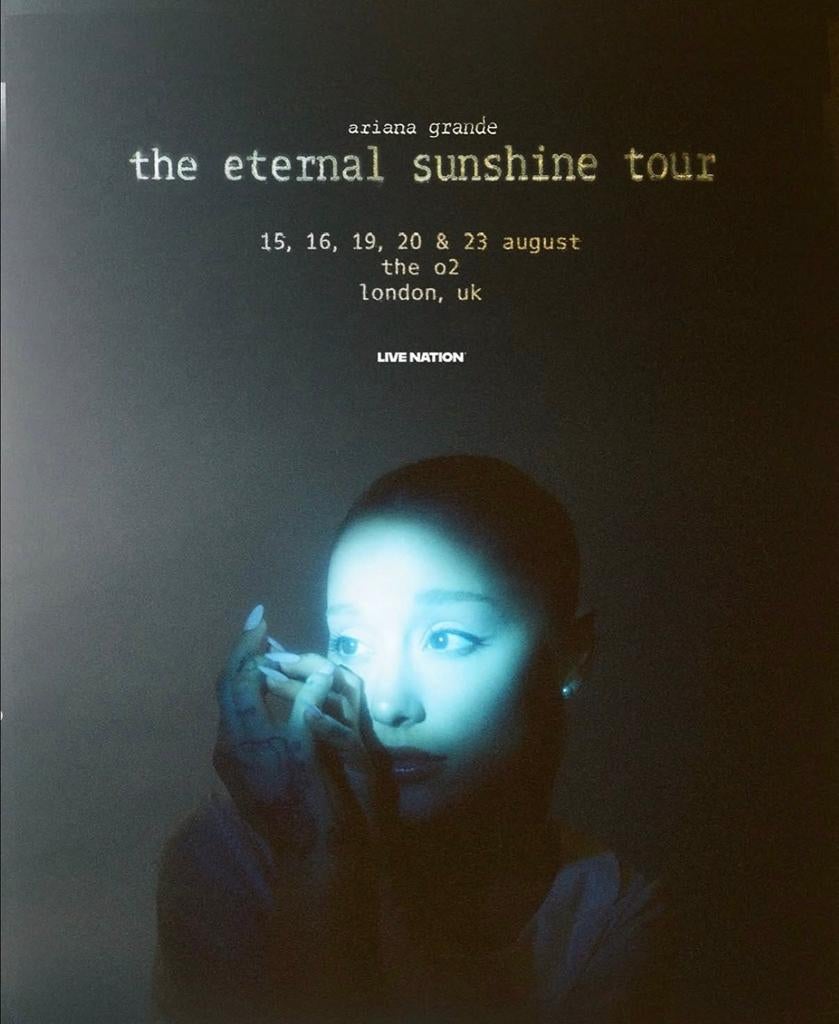 Ariana Grande - London 19 augustus, Twee personen, Augustus