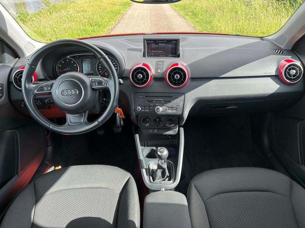 Audi A1 Sportback 1.2 TFSI Admired | S Line | Navi | Airco |, Auto's, Voorwielaandrijving, Euro 5, 4 cilinders, 4 stoelen