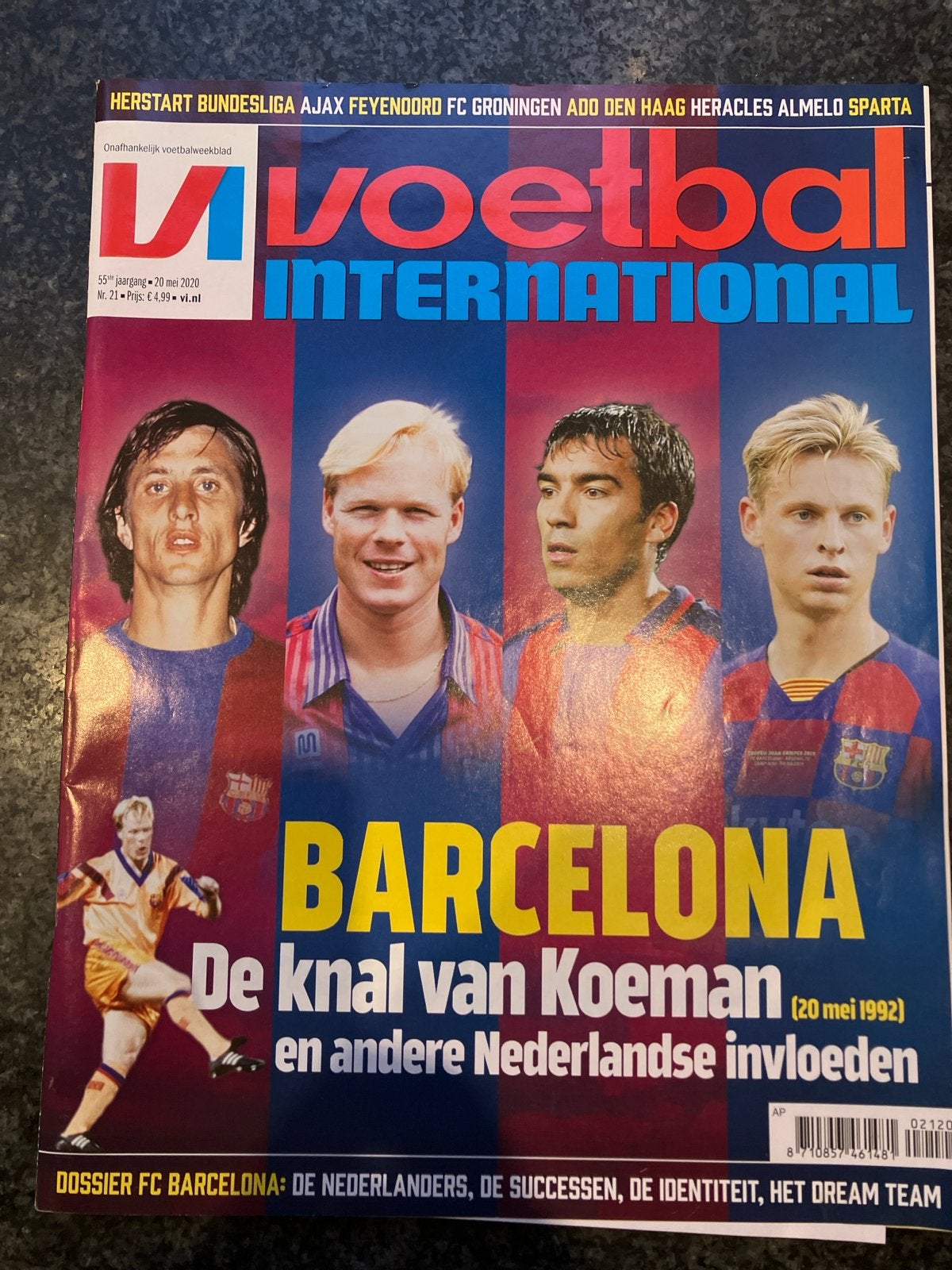 Voetbal International - Barcelona: De Knal van Koeman, Boeken, Ophalen of Verzenden, Zo goed als nieuw, Sport en Vrije tijd