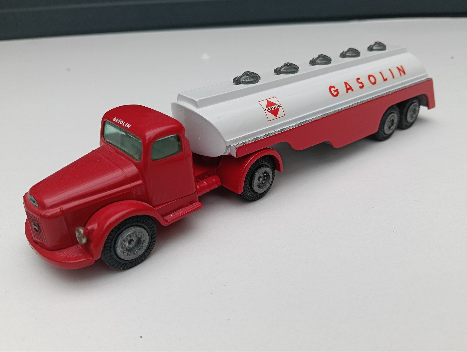 Volvo Tekno Denmark GASOLIN, Hobby en Vrije tijd, Ophalen of Verzenden, Zo goed als nieuw, Bus of Vrachtwagen, Overige merken