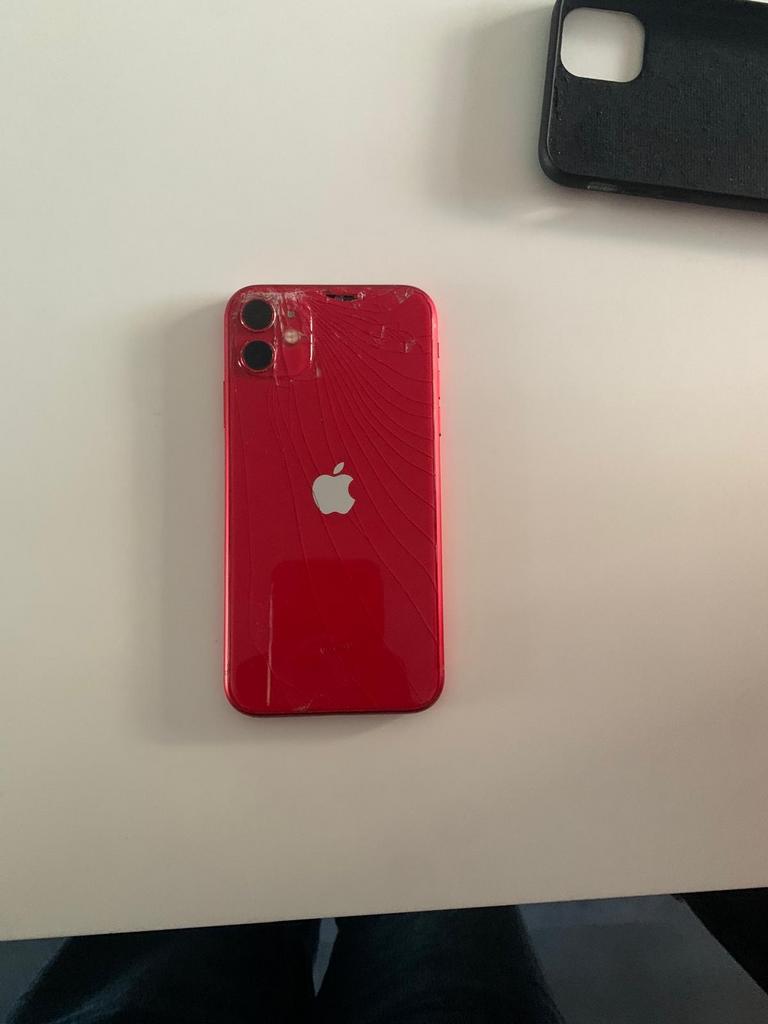 iPhone 11 Rood - Gebarsten achterkant, Ophalen of Verzenden, Gebruikt, IPhone 11