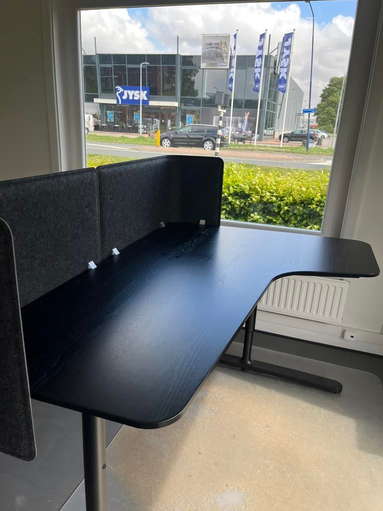 Ikea bekant zwart 160x110 cm  2 stuks!, Ophalen, In hoogte verstelbaar, Zo goed als nieuw