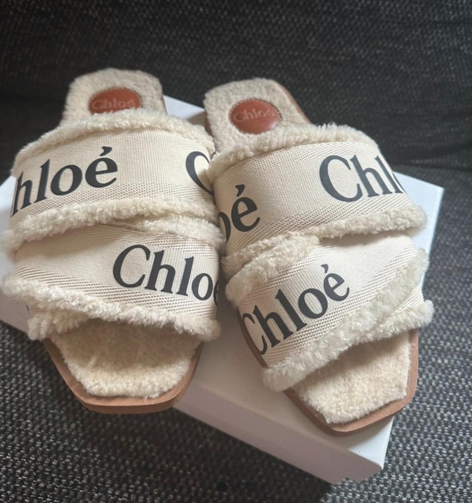 Chloe slippers, Ophalen of Verzenden, Gebruikt, Zilver, Overige merken