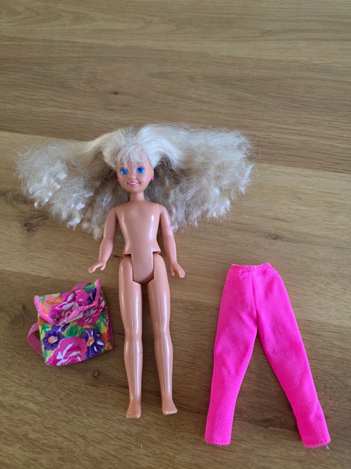 Stacie zusje Barbie pop + items, Verzamelen, Poppen, Ophalen of Verzenden, Gebruikt, Pop