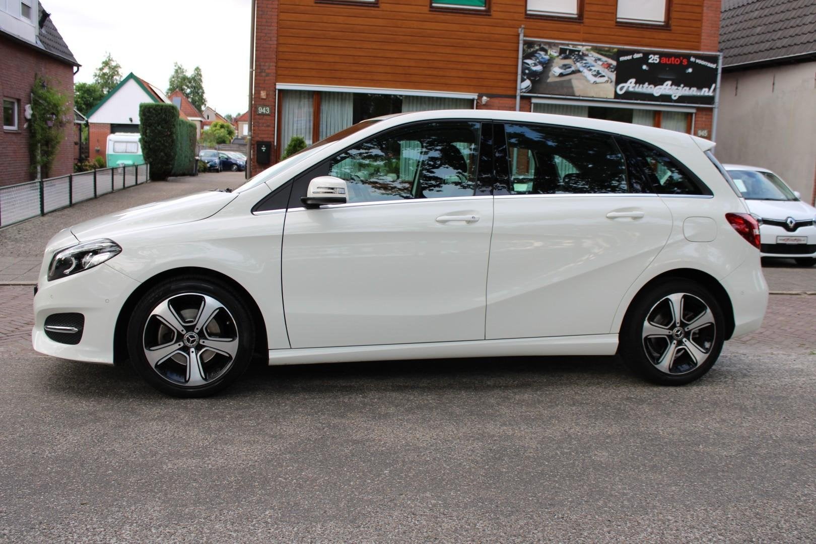 Mercedes-Benz B-klasse 180 Blue Efficiency Ambition LED, Nav, Auto's, Voorwielaandrijving, Dealer onderhouden, Stof, Gebruikt