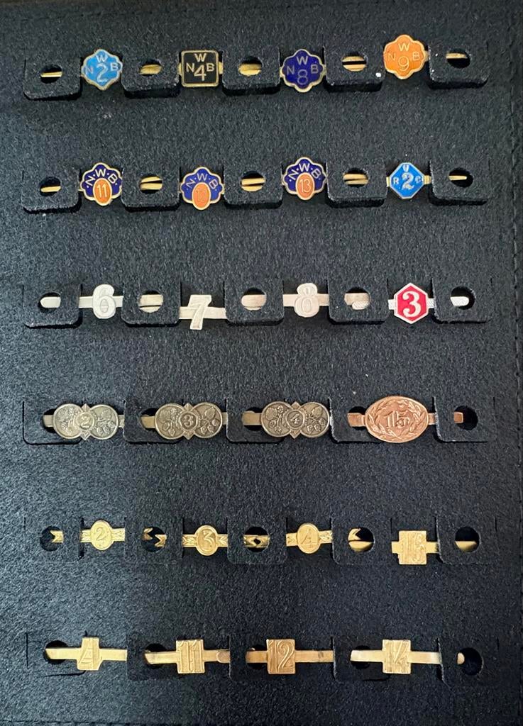 28 Wandelvierdaagse Cijfers (NWB), Verzamelen, Speldjes, Pins en Buttons, Ophalen of Verzenden, Gebruikt, Sport, Speldje of Pin