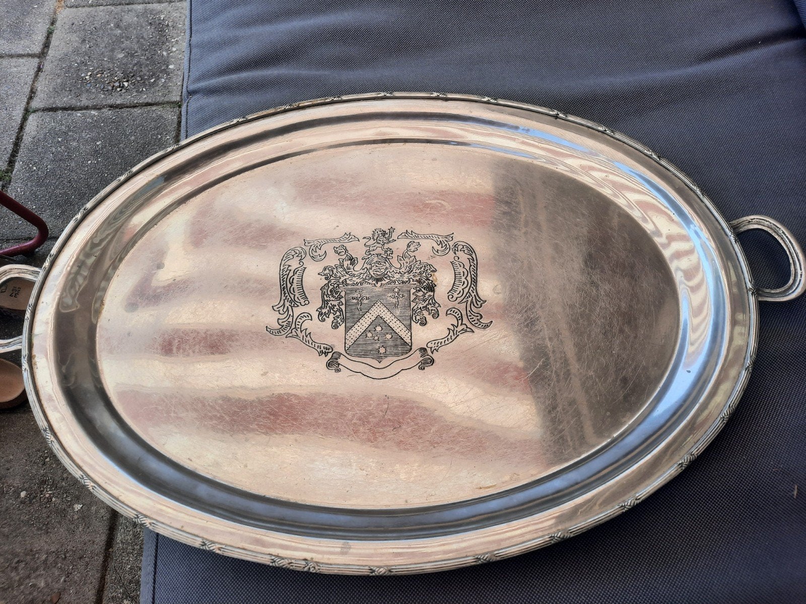 Antieke zilveren dienblad met familiewapen, Ophalen of Verzenden