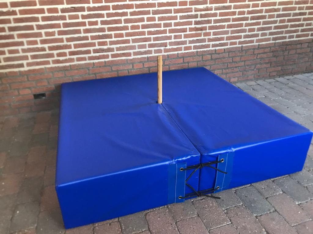 Valmat nieuwe 150X150X30 Perfect voor Paaldans valmat, Ophalen of Verzenden, Zo goed als nieuw, Klimsport-accessoire