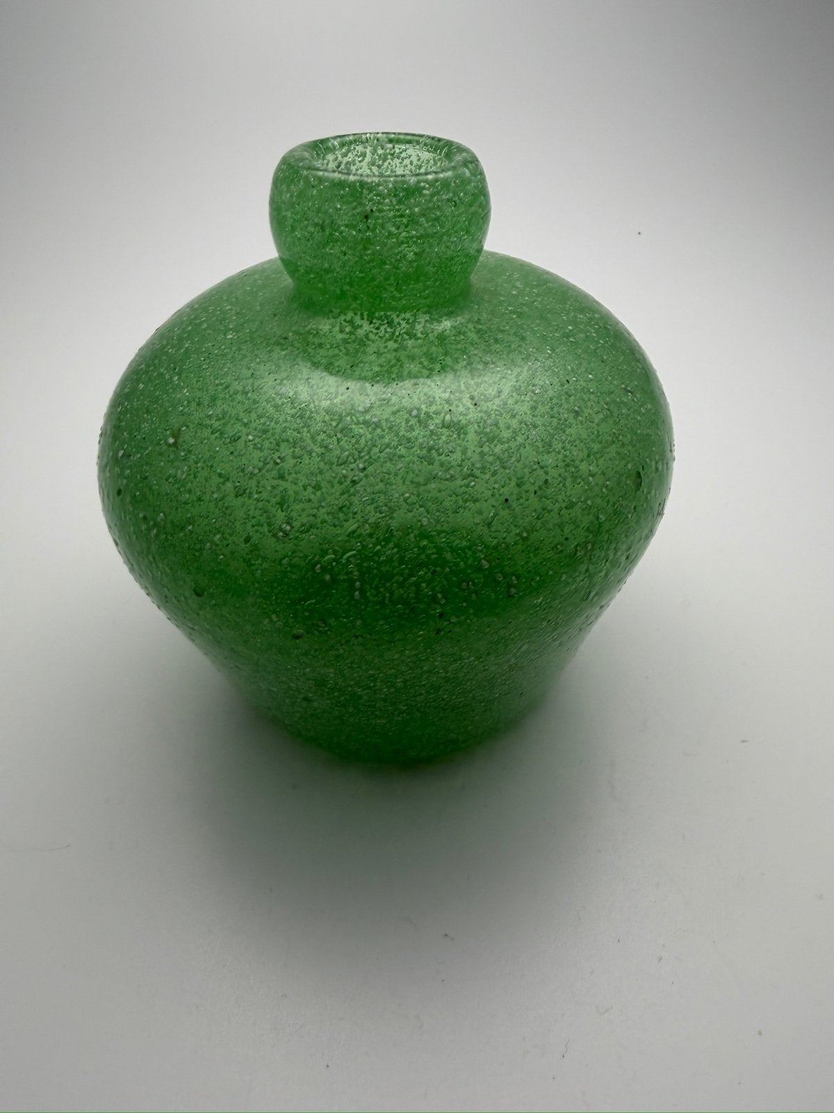 A.D. Copier – Leerdam – bijzonder groen bubbelglas / vaas, Ophalen, Zo goed als nieuw, Groen, Glas