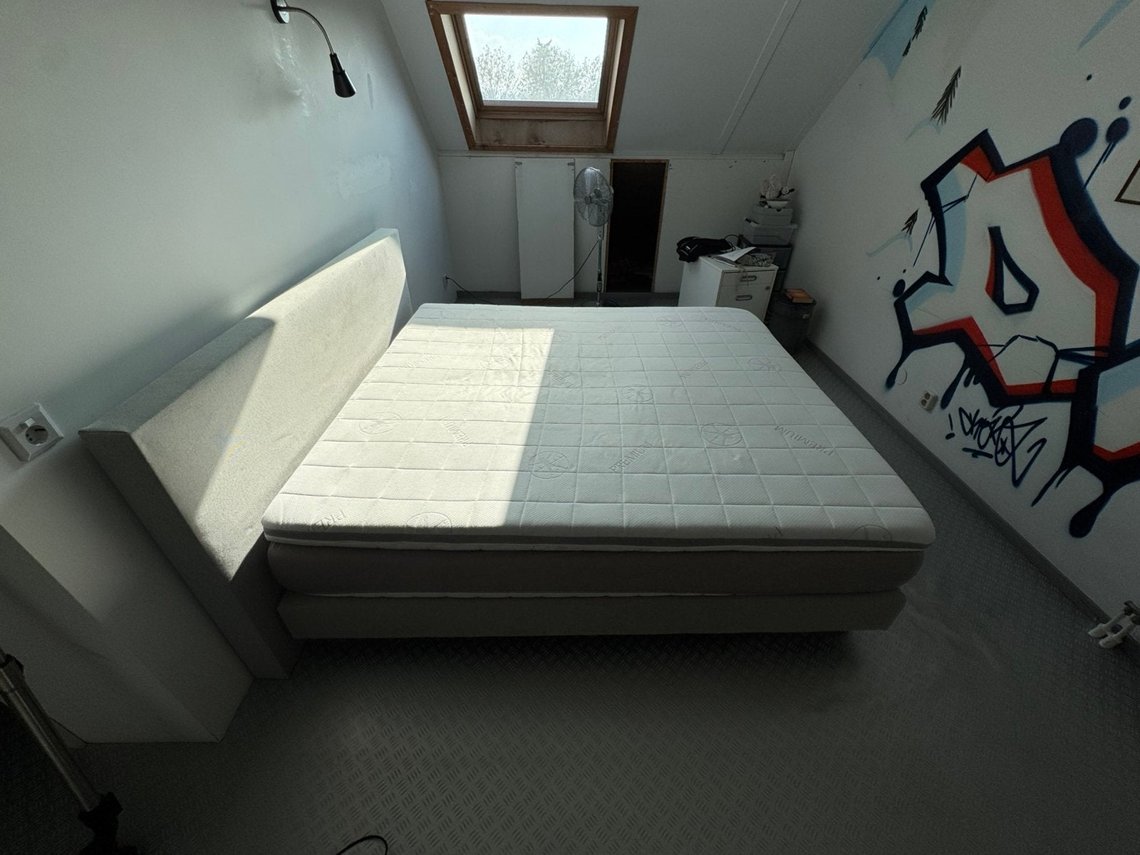 Bed, Ophalen, 210 cm, Tweepersoons, Zo goed als nieuw