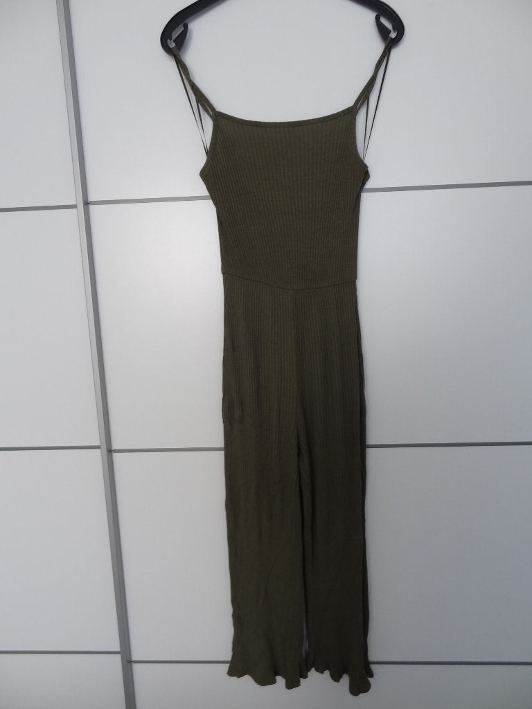 Jumpsuit in groen van Bershka nieuwstaat  maat M, Maat 38/40 (M), Zo goed als nieuw, Groen, Bershka