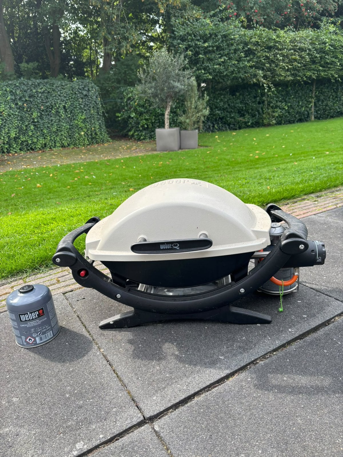 Weber compacte tafel/picknick gasbarbecue, incl. 2 gasbusjes, Tuin en Terras, Ophalen, Zo goed als nieuw