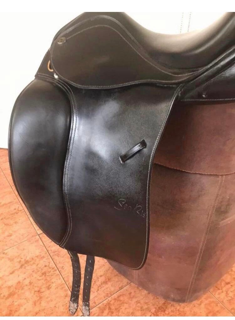 Nette seabeas dressuur zadel 17,5 inch, Ophalen, Zo goed als nieuw, Dressuur