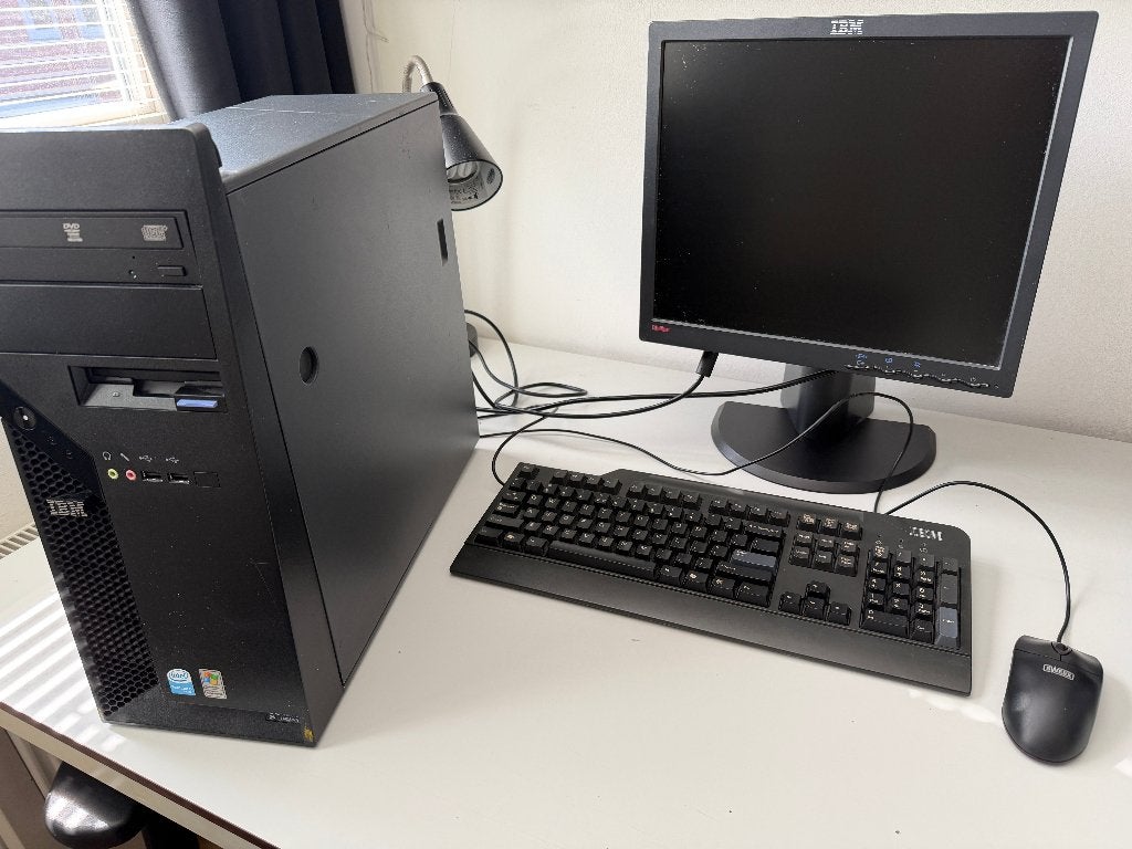 Desktop Pentium D met monitor en toetsenbord, Ophalen, HDD, 2 tot 3 Ghz, Zo goed als nieuw