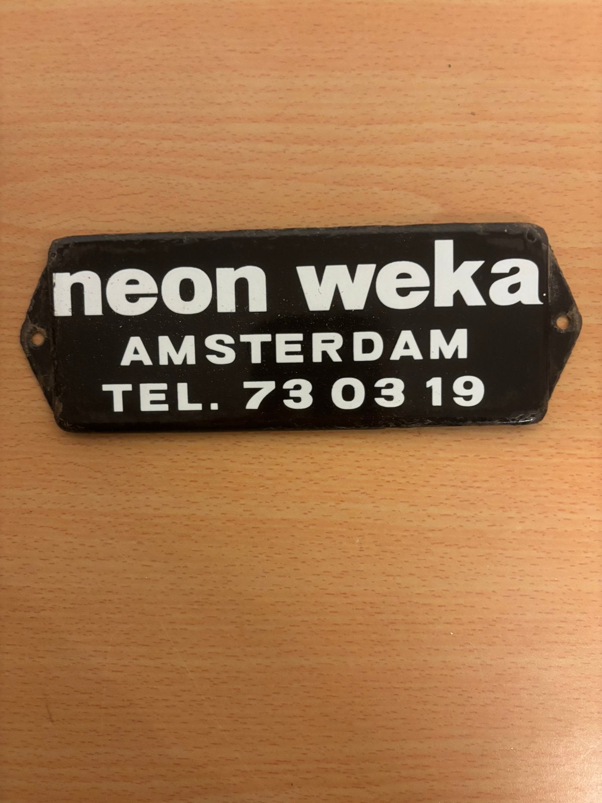 Emaille deurpost bordje neon Weka Amsterdam, Verzamelen, Merken en Reclamevoorwerpen, Ophalen of Verzenden, Gebruikt, Reclamebord