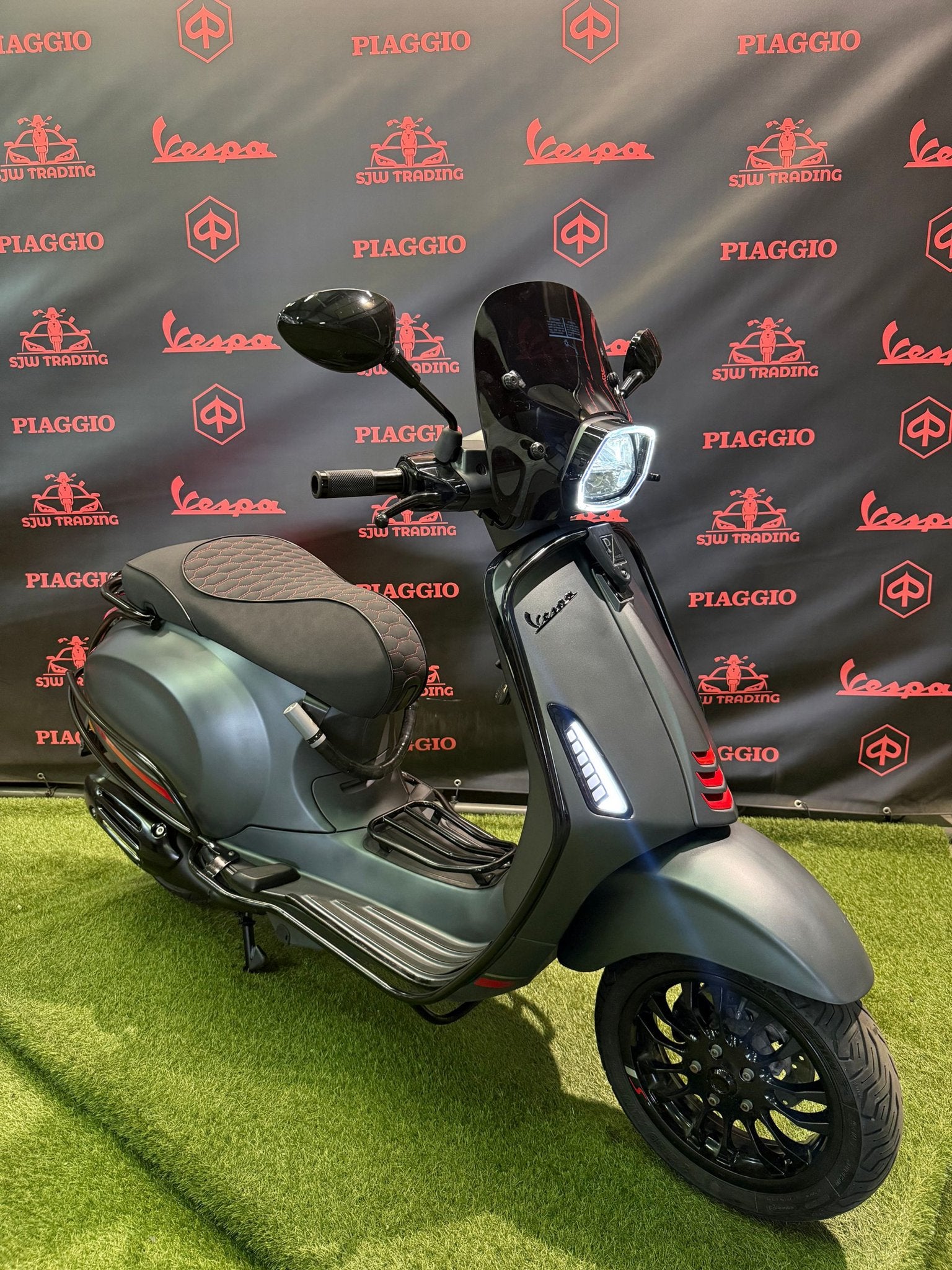Vespa Sprint 2021 Brom! Mat Grijs / RS Zadel / Garantie!, Fietsen en Brommers, -, Maximaal 45 km/u, -, Ophalen of Verzenden