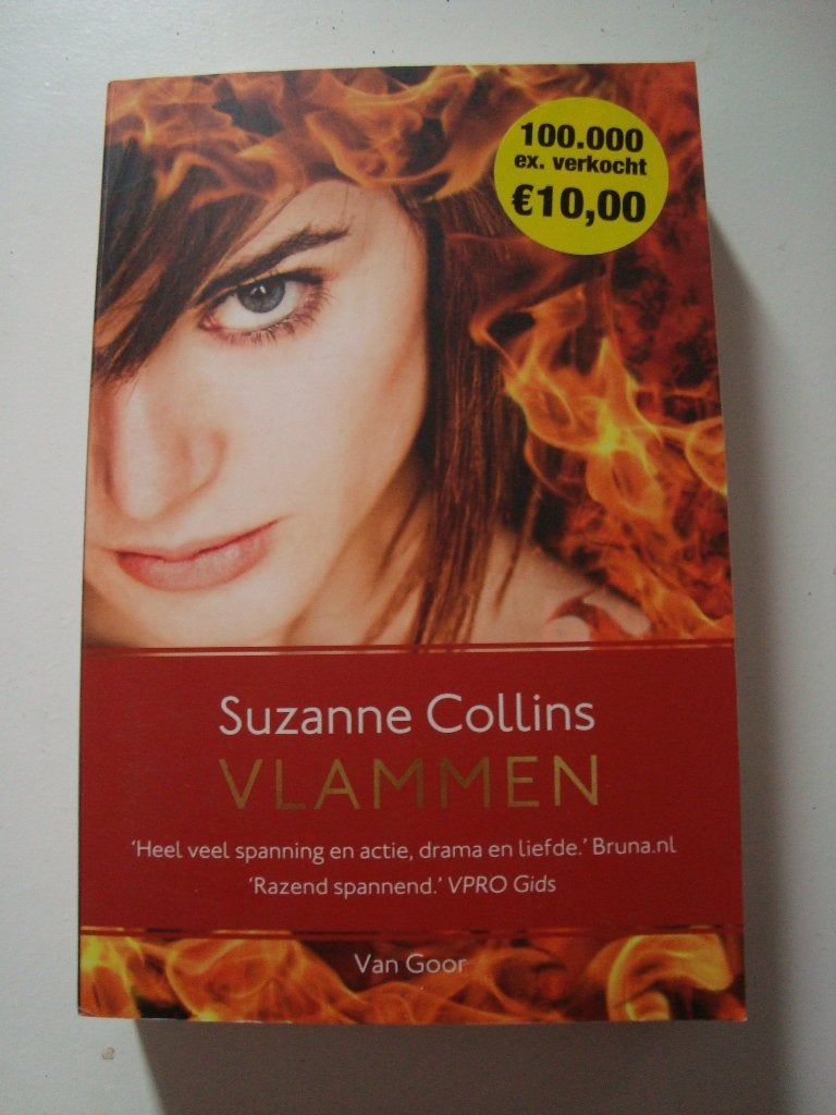 Vlammen - suzanne collins, Boeken, Ophalen of Verzenden, Zo goed als nieuw