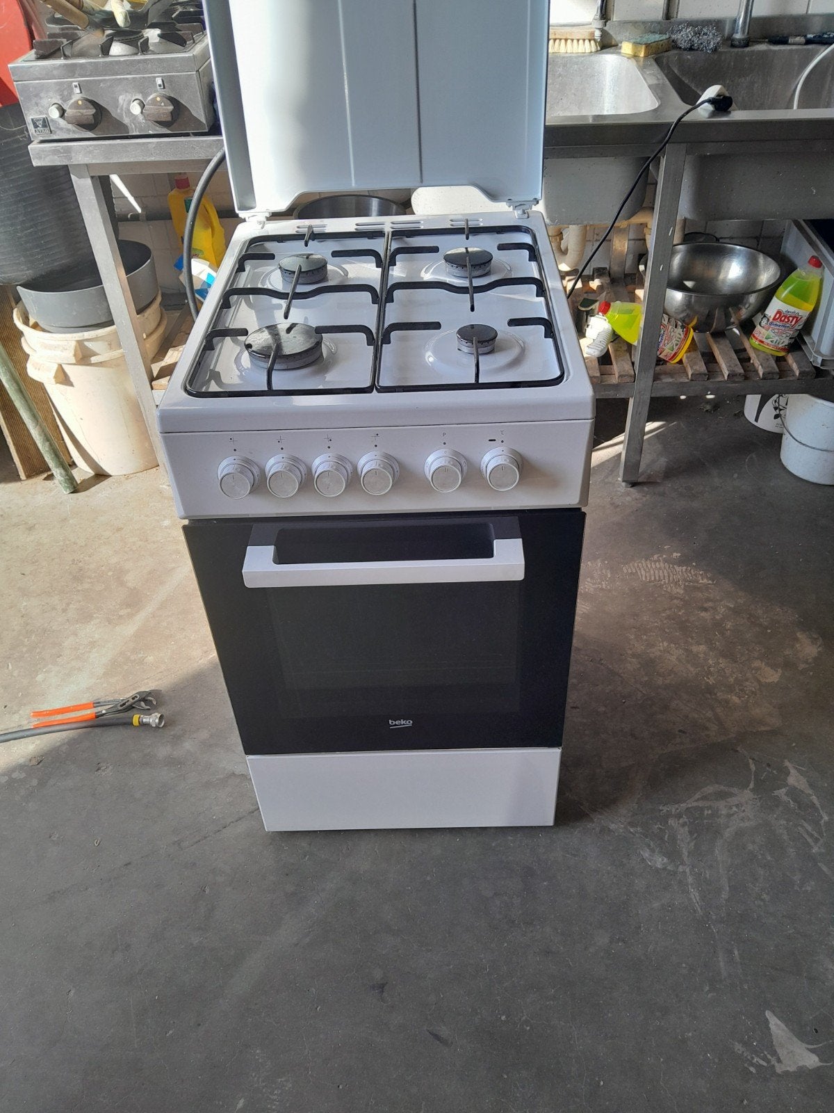 Beko gasfornuis 50 cm., Ophalen, Grill, 4 kookzones, Zo goed als nieuw
