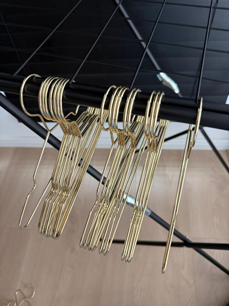 Gouden kleerhangers (+/- 36 stuks) Zara Home, Ophalen, Zo goed als nieuw