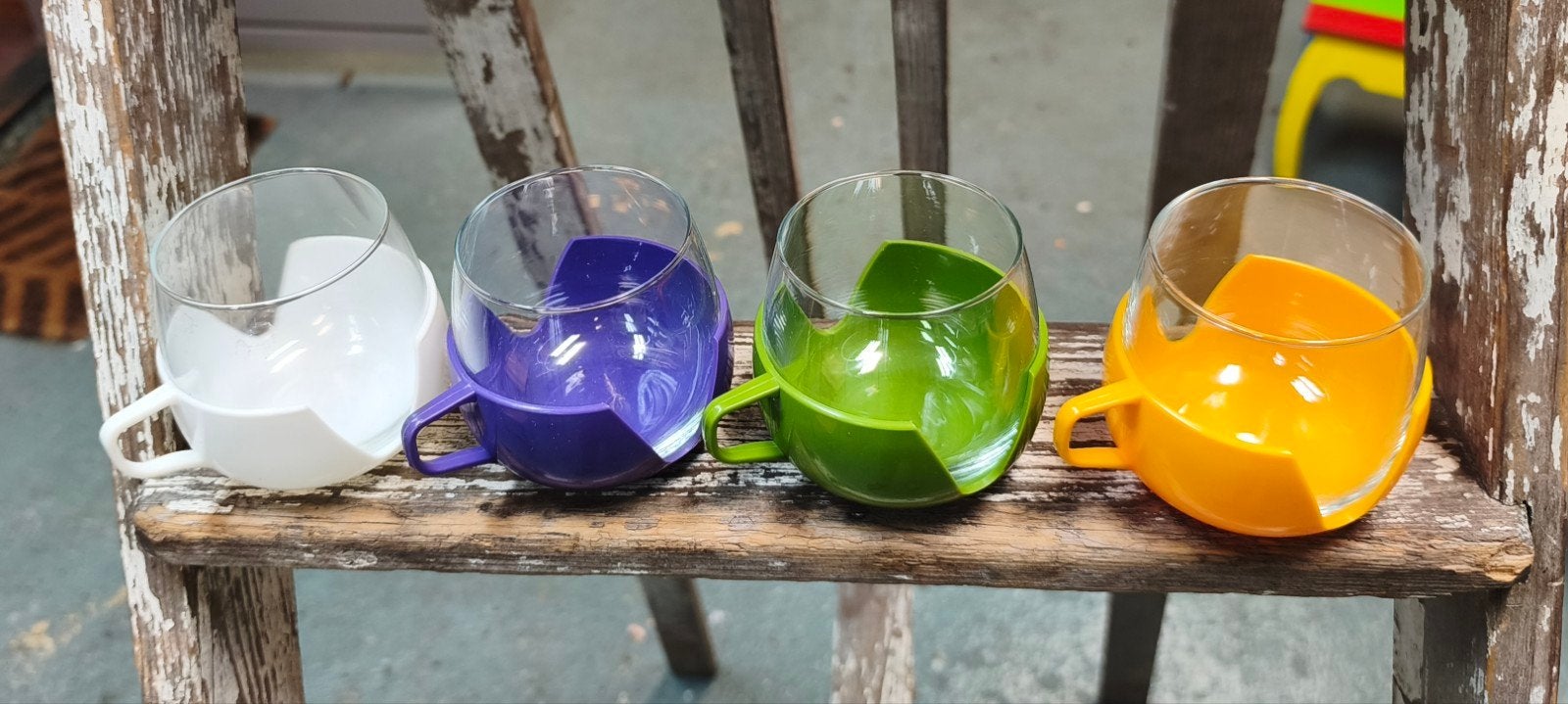 Retro / Vintage Theeglazen met houder - 9 stuks - jaren 70, Ophalen of Verzenden, Huis en Inrichting