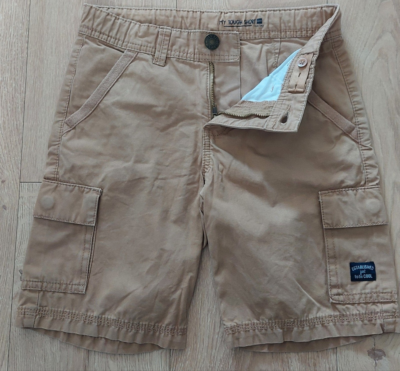 Korte broek short jongens 134/140 Hema zomer zgan., Kinderen en Baby's, Kinderkleding | Maat 134, Broek, Ophalen of Verzenden