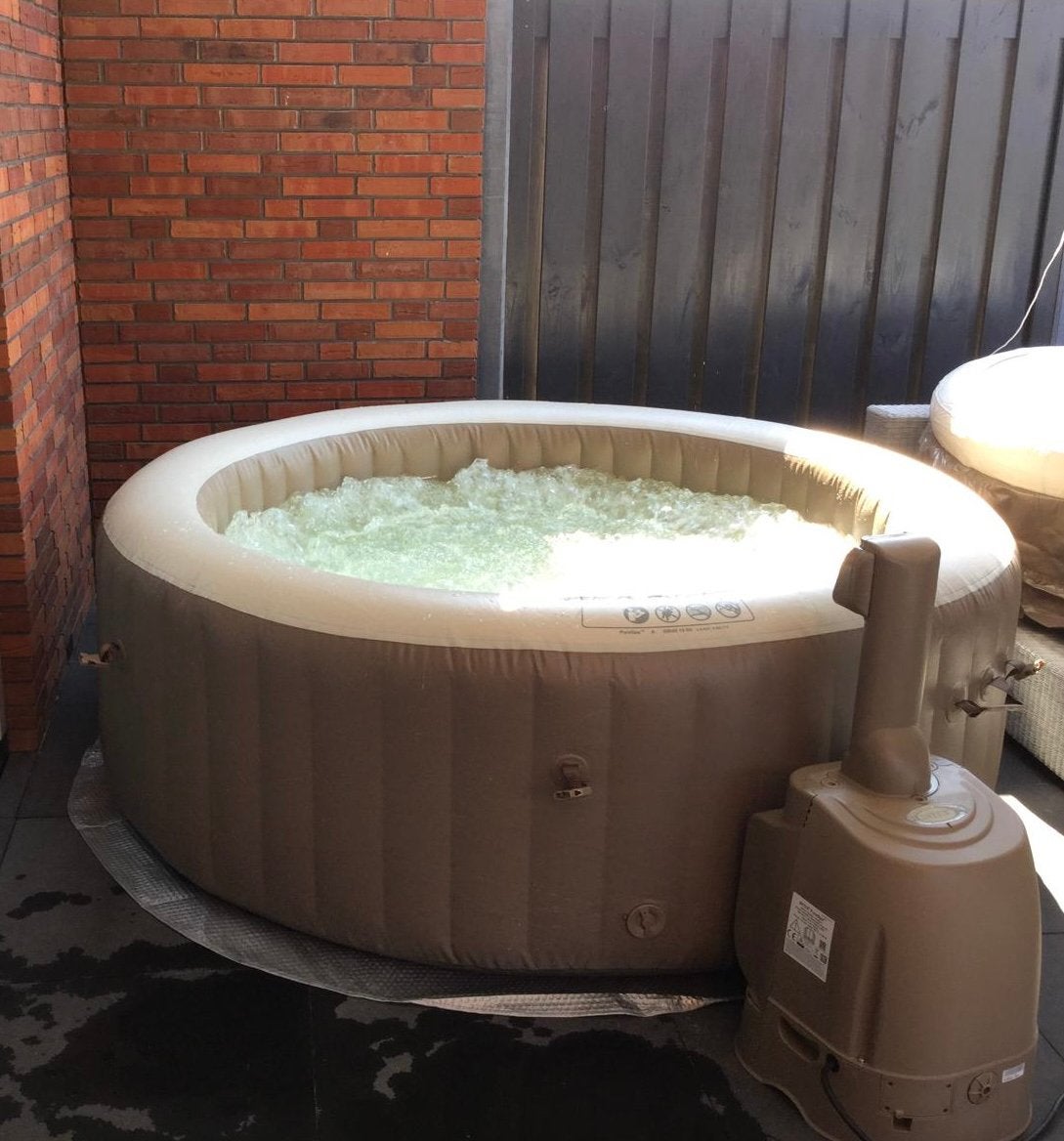 INTEX PureSpa (opblaasbaar bubbelbad met pomp en filter), Ophalen, Zo goed als nieuw, Filter, Opblaasbaar