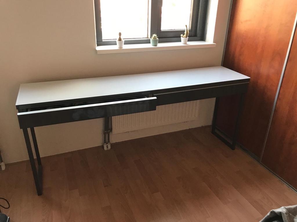 IKEA Besta Burs bureau/sidetable- met lades en glasplaat, Huis en Inrichting, Bureaus, Gebruikt, Computerbureau, IKEA, Modern