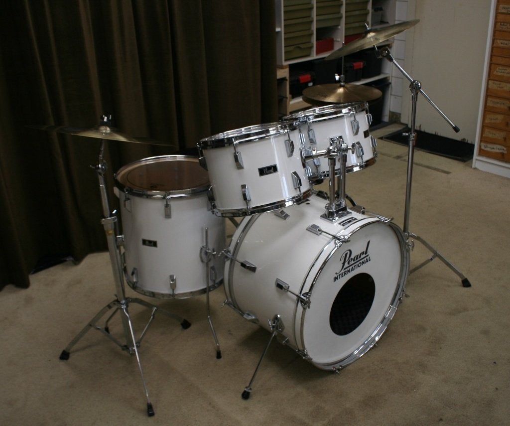 drumstel: pearl international white 22/12/13/16/14/s bekkens, Muziek en Instrumenten, Drumstellen en Slagwerk, Ophalen, Jouwdrumstel@gmail.com