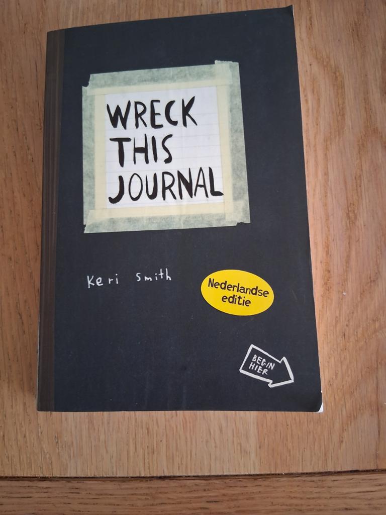 Keri Smith - Wreck this journal, Ophalen of Verzenden, Zo goed als nieuw, Keri Smith