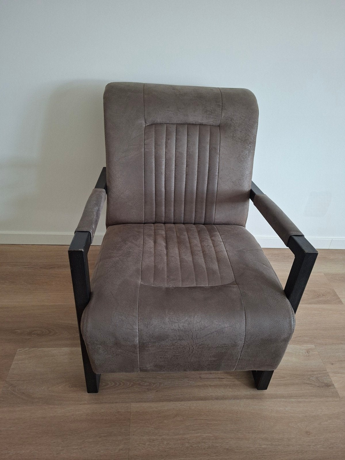 Een stoere fauteuil, nette staat, Ophalen, Minder dan 75 cm, Stof, 50 tot 75 cm
