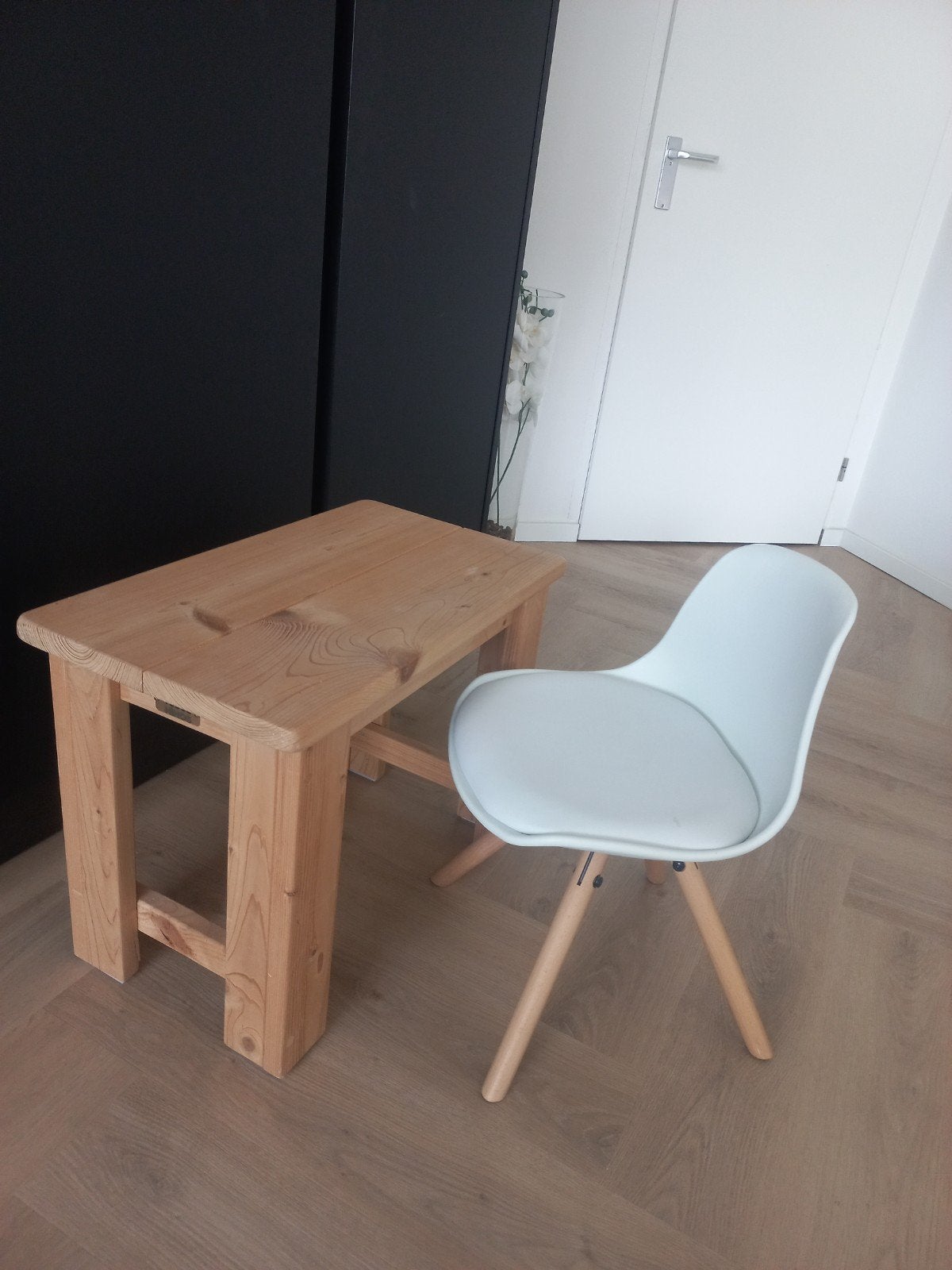 Houten kindertafeltje met stoel, Kinderen en Baby's, Kinderkamer | Tafels en Stoelen, Ophalen, Tafel(s) en Stoel(en)
