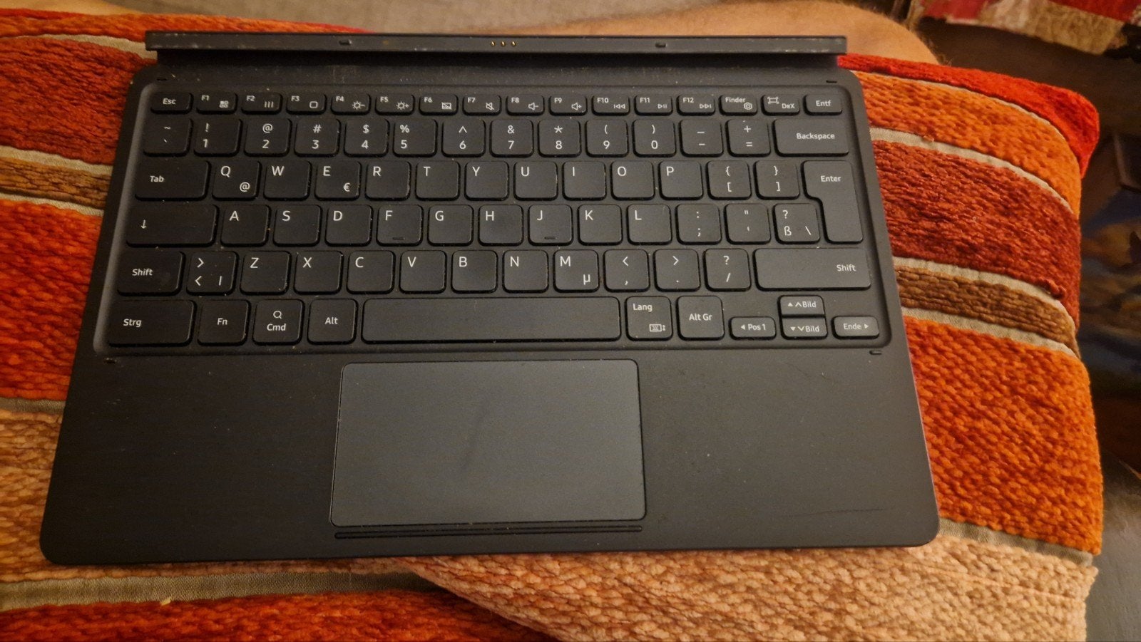 Gezocht: oud/kapotte keyboard van Samsung tab S9/S10  ultra, Computers en Software, Toetsenborden, Ophalen of Verzenden