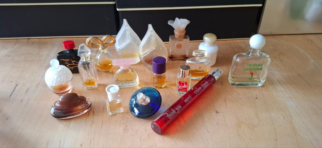 @17 oude mini's en Spray 10ml@, Verzamelen, Parfumverzamelingen, Ophalen of Verzenden, Miniatuur