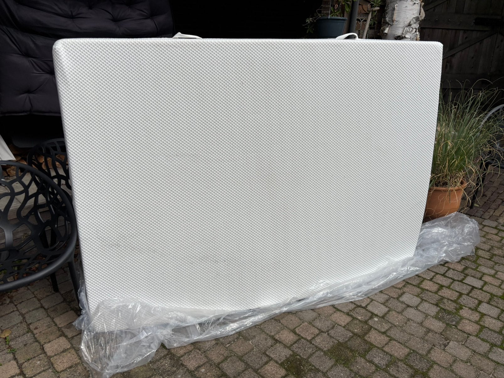 Vrij nieuw matras logeerbed IKEA Abygda middelhard 140x 200, Huis en Inrichting, Ophalen, Tweepersoons, 140 cm, Zo goed als nieuw