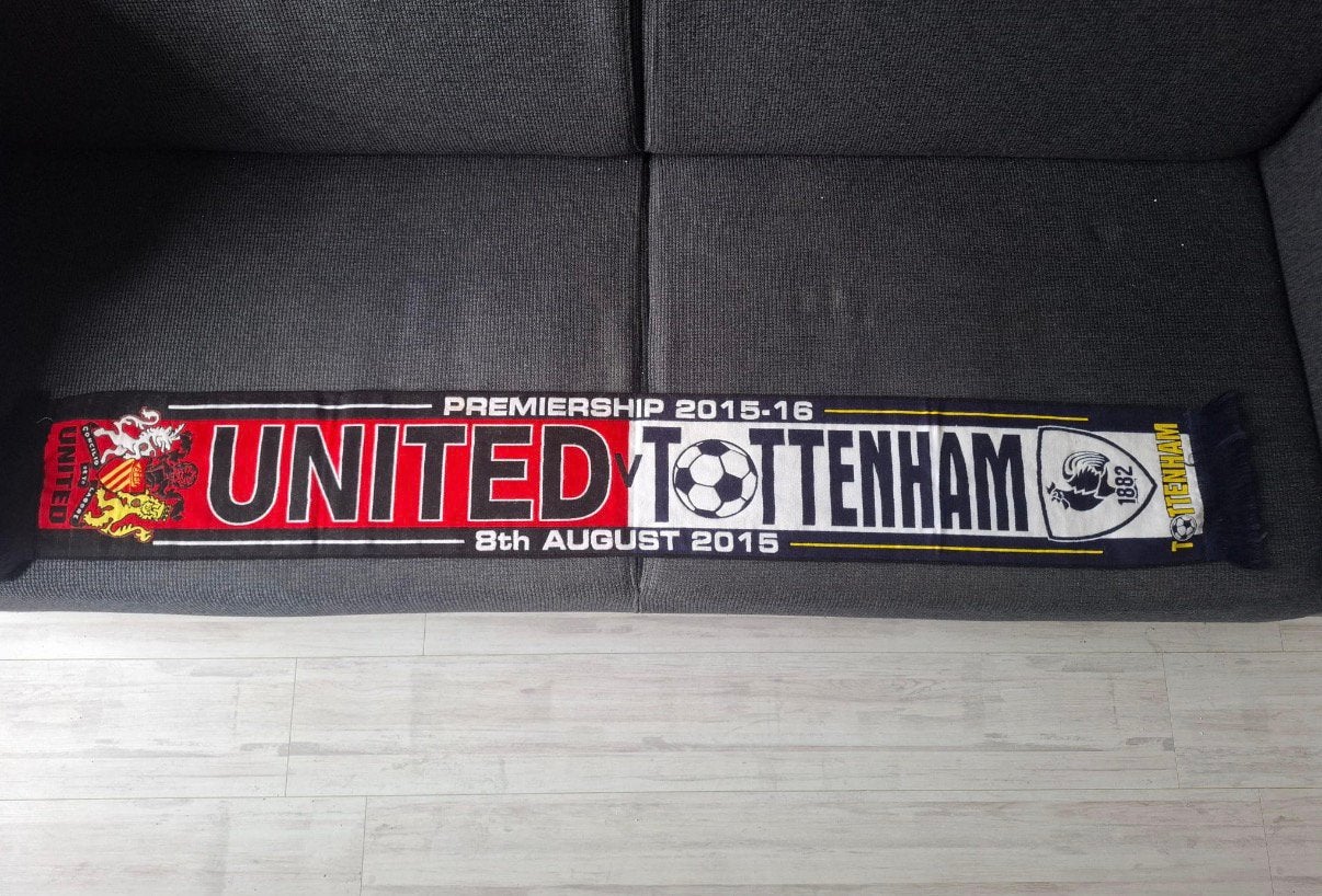 Manchester United Tottenham Hotspur sjaal, Ophalen of Verzenden, Zo goed als nieuw, Buitenlandse clubs, Vaantje of Sjaal