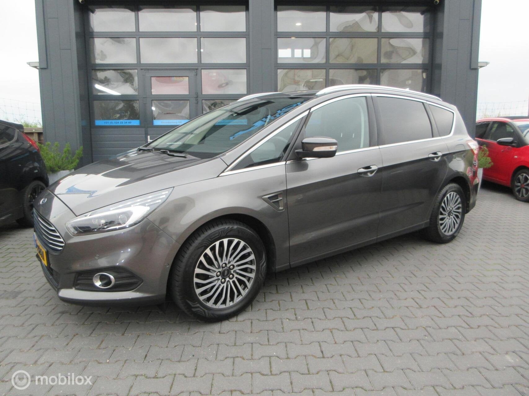 Ford S-Max 1.5 Vignale 7p. 82dkm! Airco Cruise Verw stoelen, Auto's, Voorwielaandrijving, 4 cilinders, 7 stoelen, Bedrijf