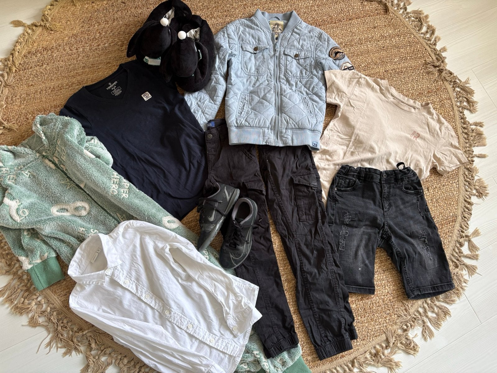 Kledingbundel jongen 128 134 Retour Z8 Jack & Jones Nike 32, Ophalen of Verzenden, Gebruikt