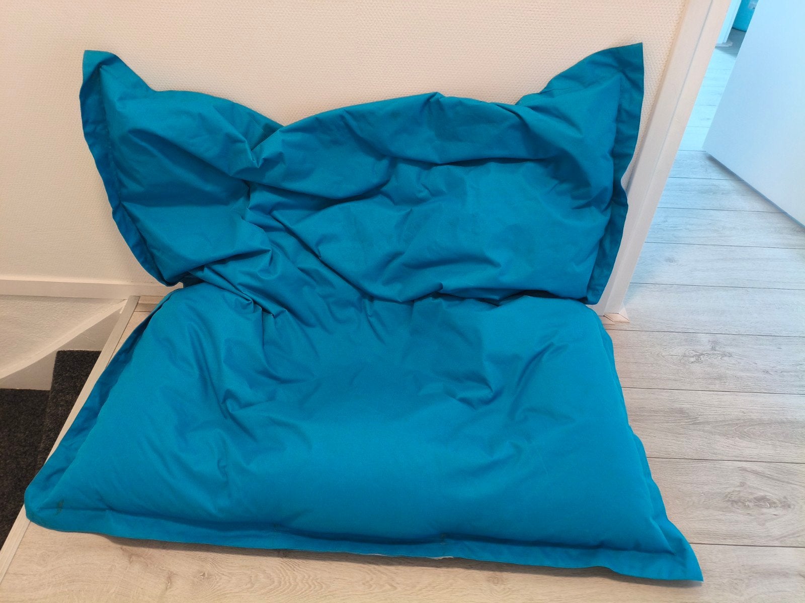Grote blauwe zitzak voor binnen (ca. 1,5 x 1,5 m), Huis en Inrichting, Ophalen, Gebruikt, Blauw, Zitzak
