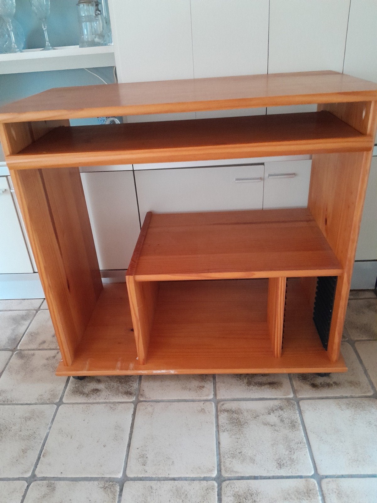 Houten bijzettafel/computertafel met opbergruimte, Ophalen, Gebruikt, Functioneel, Klassiek, Grenenhout